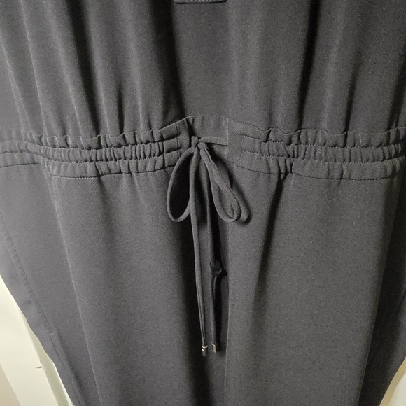 Vince Shortsleeve Black Jumpsuit Romper Size 8 Career Evening Mobwife Travel - Picture 4 of 12